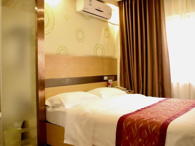 Greentree Inn Zhejiang Ningbo South Railway Station Express Hotel מראה חיצוני תמונה
