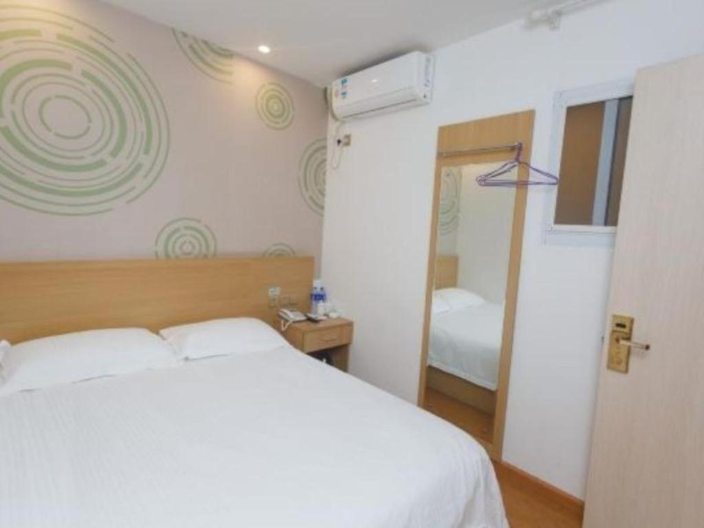 Greentree Inn Zhejiang Ningbo South Railway Station Express Hotel מראה חיצוני תמונה