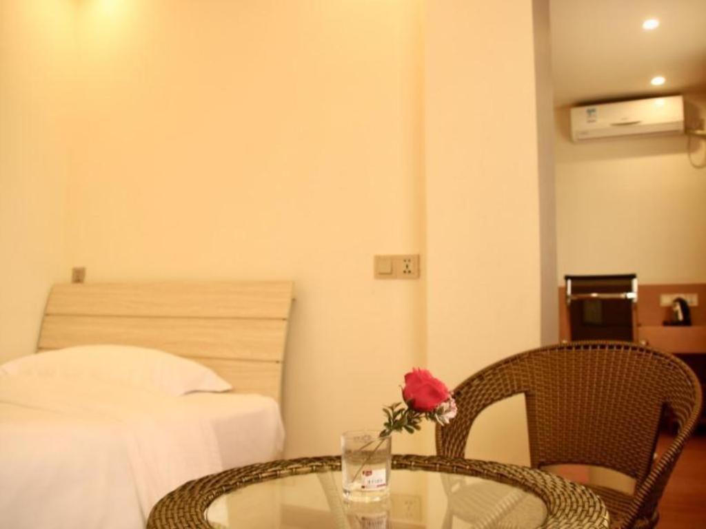 Greentree Inn Zhejiang Ningbo South Railway Station Express Hotel מראה חיצוני תמונה